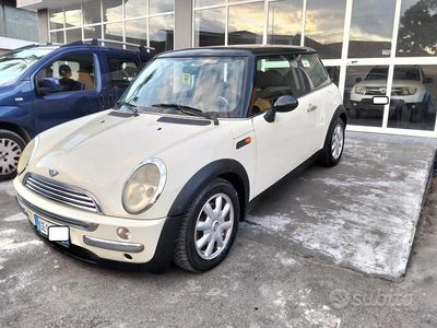 Begagnad Mini Cooper 116 HK (85 kW) 2003 Beige Halvkombi