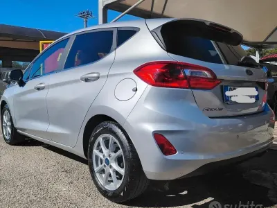 Usata Ford Fiesta Titanium 75 CV (55 kW) 2021 Grigio Utilitaria