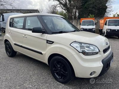 Usata Kia Soul 128 CV (94 kW) 2011 Beige SUV