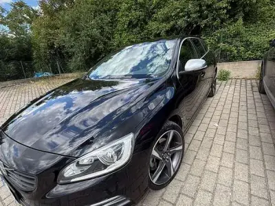 Usata Volvo V60 Business Edition 136 CV (100 kW) 2014 Nero Station wagon