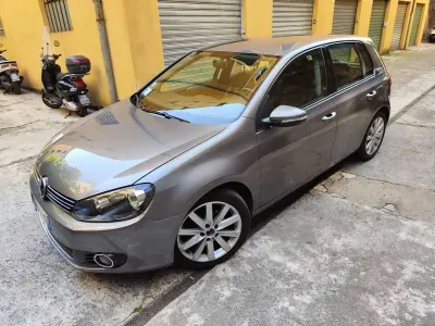 Usado VW Golf VI Highline 110 CV (80 kW) 2009 Gris Utilitario