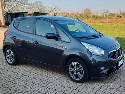 Usata Kia Venga 90 CV (66 kW) 2016 Grigio Utilitaria