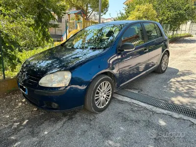 Usata VW Golf V 105 CV (77 kW) 2007 Bluazzurro Berlina