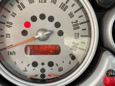 Usata Mini Cooper 116 CV (85 kW) 2004 Nero Utilitaria