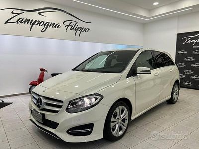 Usata Mercedes B180 110 CV (80 kW) 2017 Bianco Monovolume