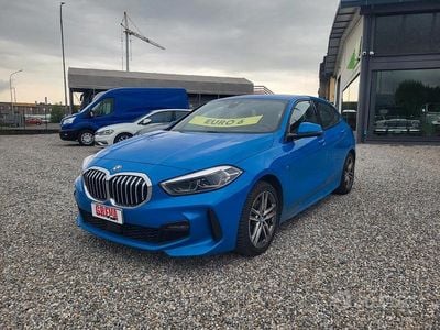 Begagnad BMW 118 M Sport 149 HK (109 kW) 2022 Blå Halvkombi