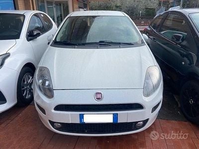 Usata Fiat Punto Street 75 CV (55 kW) 2013 Bianco Berlina