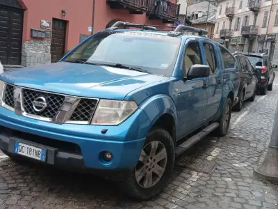 Usata Nissan Navara XE 171 CV (125 kW) 2006 Blu/azzurro Pick-up