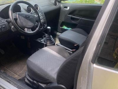 Usata Ford Fiesta 2005 Grigio Utilitaria