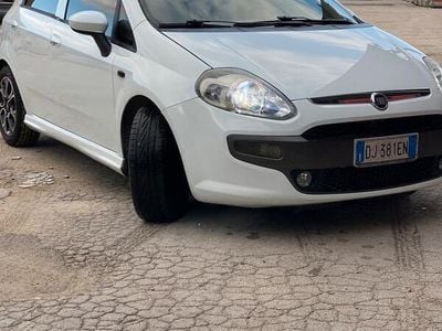 Usata Fiat Punto 75 CV (55 kW) 2007 Bianco Utilitaria
