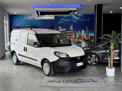 Usata Fiat Doblò Lounge 90 CV (66 kW) 2021 Bianco Monovolume