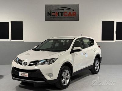 Usata Toyota RAV4 Active 124 CV (91 kW) 2013 Bianco Station wagon