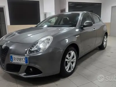 Gebraucht Alfa Romeo Giulietta Exclusive 105 PS (77 kW) 2013 Grau Kleinwagen