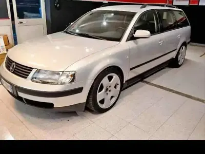 Usata VW Passat Highline 90 CV (66 kW) 2000 Station wagon