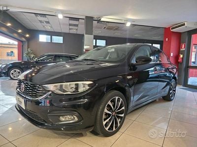 Usata Fiat Tipo Lounge 120 CV (88 kW) 2017 Nero Berlina