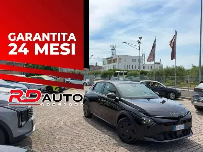Usata Lancia Ypsilon 101 CV (74 kW) 2025 Nero Utilitaria