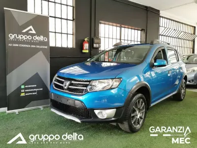 Usata Dacia Sandero Prestige 90 CV (66 kW) 2013 Blu/azzurro Berlina
