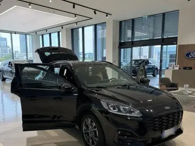 Usata Ford Kuga ST-Line 120 CV (88 kW) 2024 Nero SUV