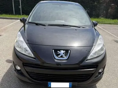 Begagnad Peugeot 207 68 HK (50 kW) 2010 Svart Sedan