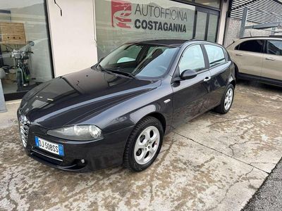 Usata Alfa Romeo 147 105 CV (77 kW) 2007 Grigio Utilitaria