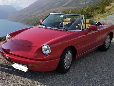 Begagnad Alfa Romeo Spider 122 HK (89 kW) 1992 Röd Cab