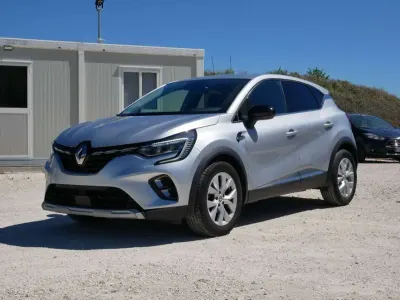 Usata Renault Captur Intens 91 CV (66 kW) 2022 Highland gray SUV