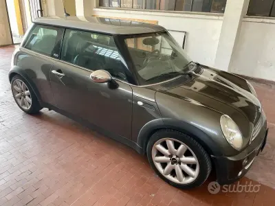 Usata Mini Cooper 116 CV (85 kW) 2005 Grigio Utilitaria