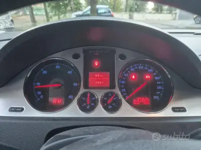 Usata VW Passat 140 CV (102 kW) 2006 Grigio Station wagon