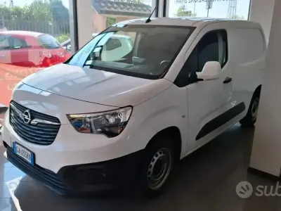 Usata Opel Combo Edition 102 CV (75 kW) 2020 Bianco Monovolume