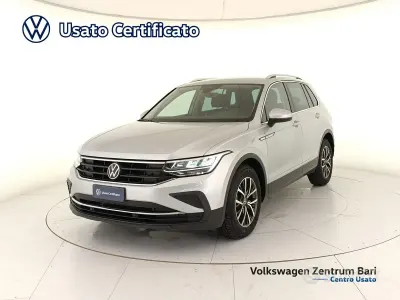 Usata VW Tiguan Life 150 CV (110 kW) 2022 Argento SUV