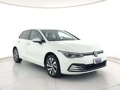 Usata VW Golf VIII Style 150 CV (110 kW) 2021 Bianco pastello Berlina