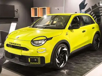 Nuova Abarth 600e Turismo 206 kW (281 CV) 2026 Giallo SUV
