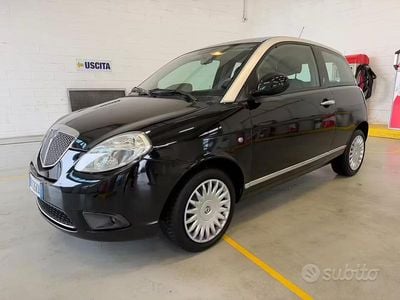 Begagnad Lancia Ypsilon 69 HK (50 kW) 2010 Svart Halvkombi