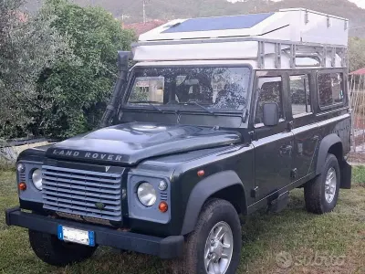Usata Land Rover Defender SE 122 CV (89 kW) 2008 Verde Station wagon