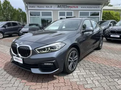 Usata BMW 118 Advantage 150 CV (110 kW) 2021 Grigio scuro Utilitaria