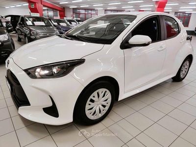Usata Toyota Yaris Hybrid Active 92 CV (67 kW) 2025 Bianco Utilitaria