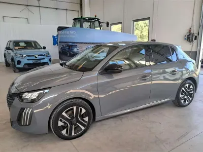 Usata Peugeot 208 Allure 101 CV (74 kW) 2025 Grigio Utilitaria