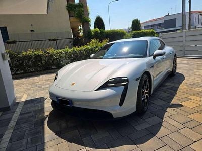 Usata Porsche Taycan Cross Turismo 419 kW (571 CV) 2022 Bianco Coupé
