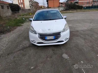 Usata Peugeot 208 Allure 2012 Utilitaria