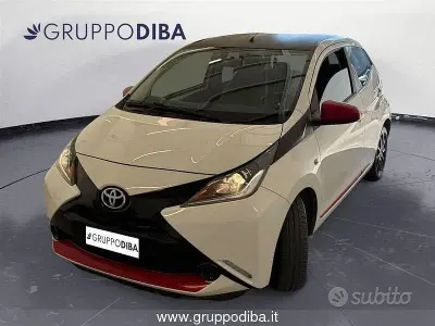 Usata Toyota Aygo X-wave 69 CV (50 kW) 2016 Bronzo Utilitaria