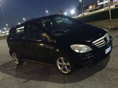 Mercedes B180
