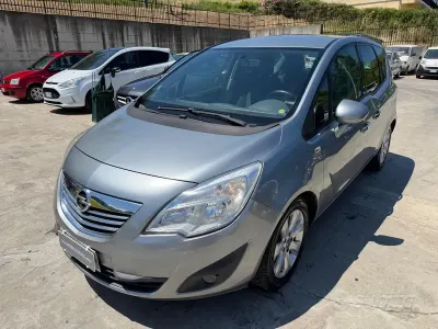 Usata Opel Meriva Cosmo 95 CV (69 kW) 2011 Grigio Monovolume