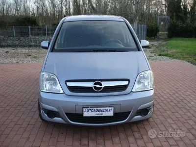 Usata Opel Meriva Cosmo 90 CV (66 kW) 2008 Grigio Monovolume