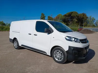 Usata Opel Vivaro-e Combi Enjoy 119 CV (87 kW) 2021 Bianco Monovolume