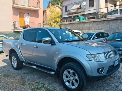 Usata Mitsubishi L200 178 CV (130 kW) 2012 Grigio Pick-up