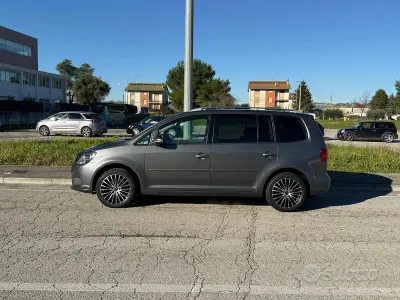 Usata VW Touran 122 CV (89 kW) 2026 Grigio Monovolume
