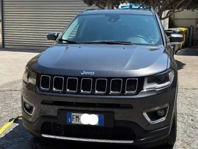 Usata Jeep Compass Limited 140 CV (102 kW) 2018 Grigio SUV