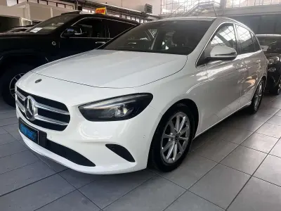 Usata Mercedes B180 Business 116 CV (85 kW) 2020 Bianco Utilitaria