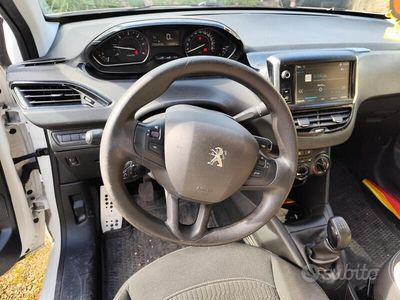 Usata Peugeot 208 102 CV (75 kW) 2019 Utilitaria