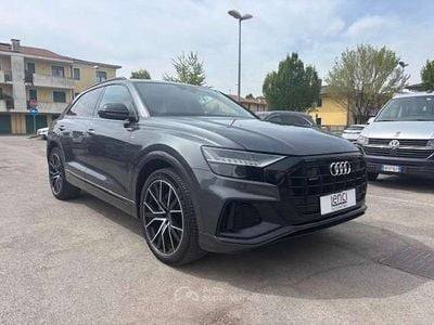Usata Audi Q8 S-Line 286 CV (210 kW) 2023 Grigio SUV